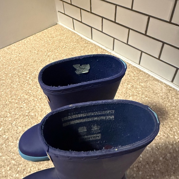 Hunter Kids Navy and Light Blue Rain Boots - Picture 3 of 9